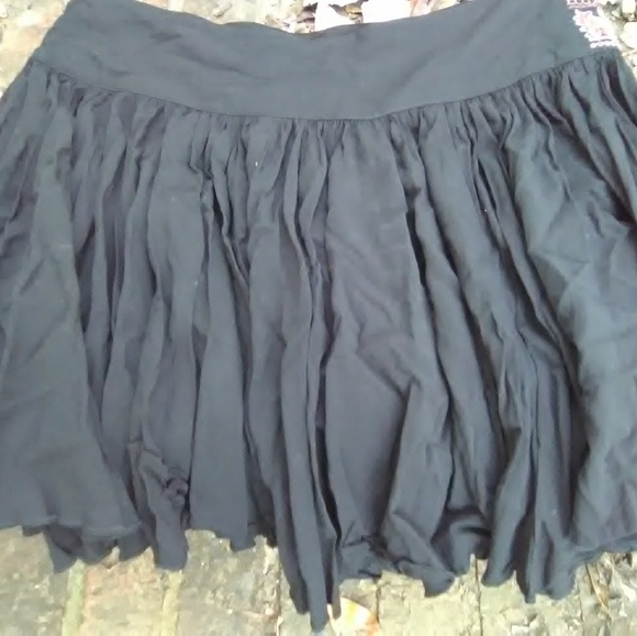 Forever 21 pleated skirt with beaded waistband - Picture 2 of 6